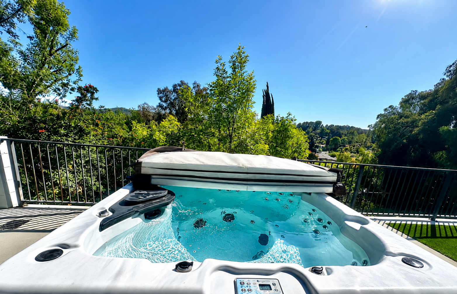 Ostin 5BR Home: King Bed, Guesthouse, BBQ & Valley Views