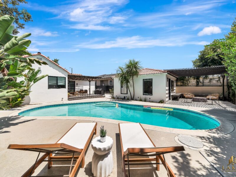 Brunswick – Gorgeous House W/ Pool, Fire Pit, & Pool Table!